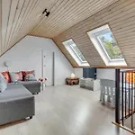 Дом отдыха With Shower And Fireplace Vejby