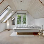 With Shower And Fireplace *