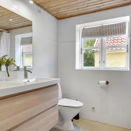 With Shower And Fireplace *