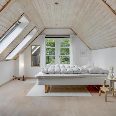 With Shower And Fireplace *