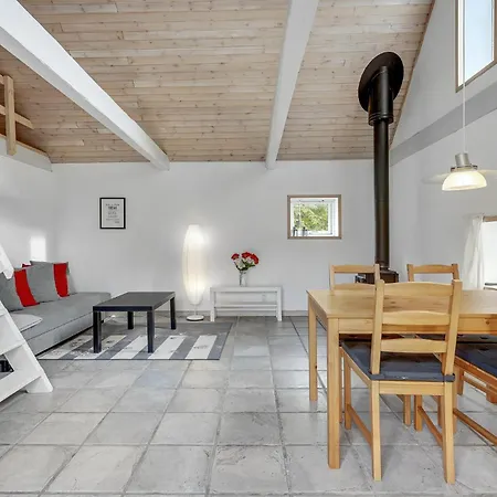 With Shower And Fireplace *