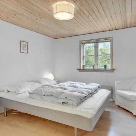 Dom wakacyjny With Shower And Fireplace