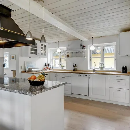 With Shower And Fireplace * Vejby